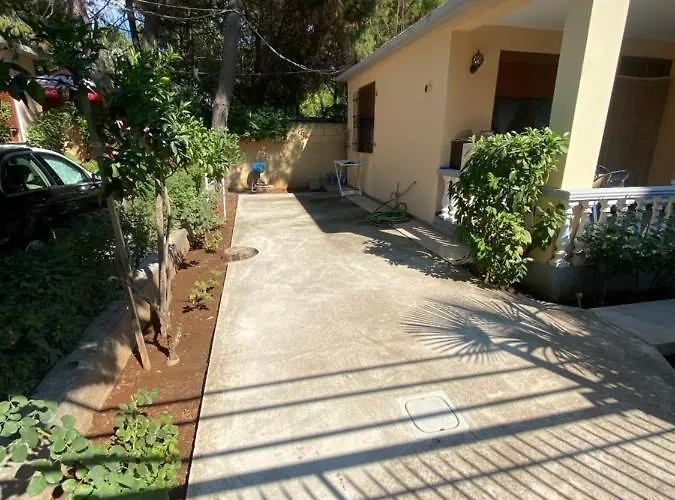 Eagles Nest 7 Velipojë